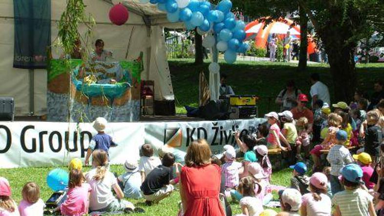 V Postojni se je zbralo velika množica ljudi, ki so dan preživeli v kolesarjenju