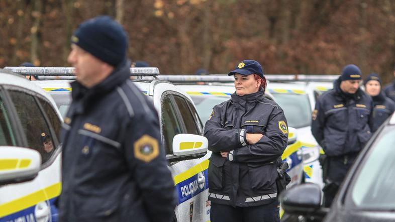 predaja vozil policistom