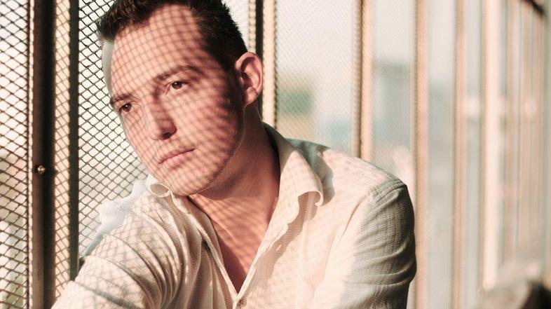 Zlatko oboževalcem sporoča, naj Zlatana Čordića trenutno spremljajo v tišini in 