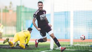 Triglav s 6 : 0 proti NK Drava Ptuj.