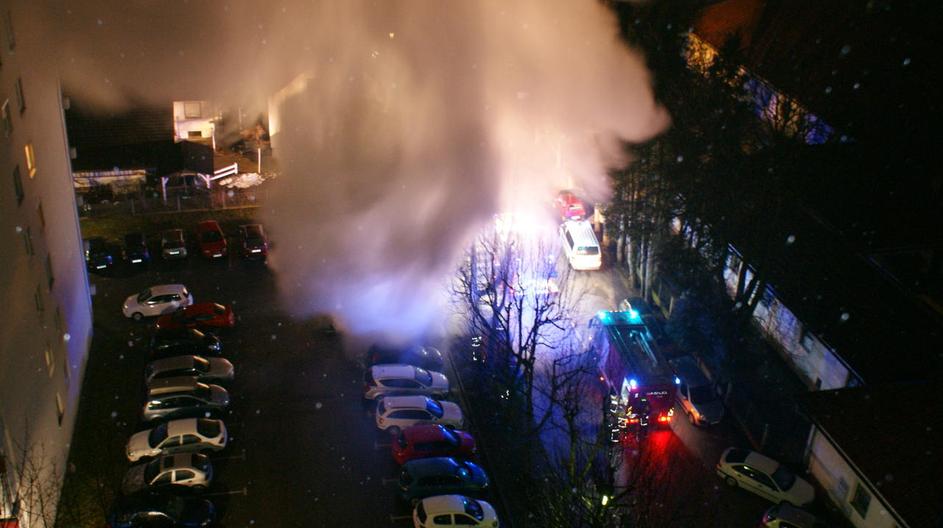 eksplozija ogenj požar avtomobil zagorel avtomobil