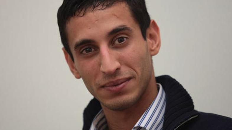 Serhani še vedno vleče policijo za nos.