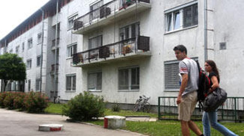 20. avgusta se izteče rok, do katerega morajo študenti, ki že bivajo v študentsk