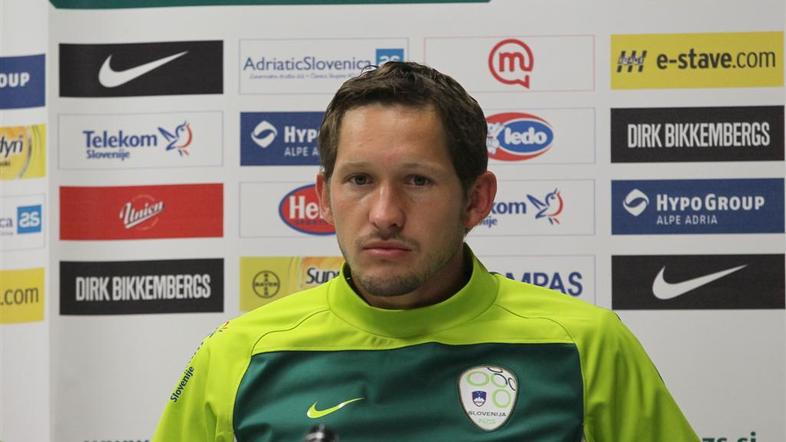 Andrej Komac se je izrazil drugače, kot je površni Boštjan Gasser nato prevedel 