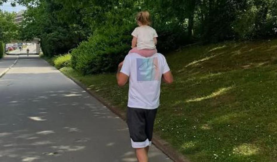 Luka objavil prisrčne fotografije, kako uživa v družbi svojih hčerkic (FOTO)