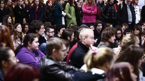 Slovenija 12.11.2013 prva samoorganizirana studentska skupscina v organizaciji S