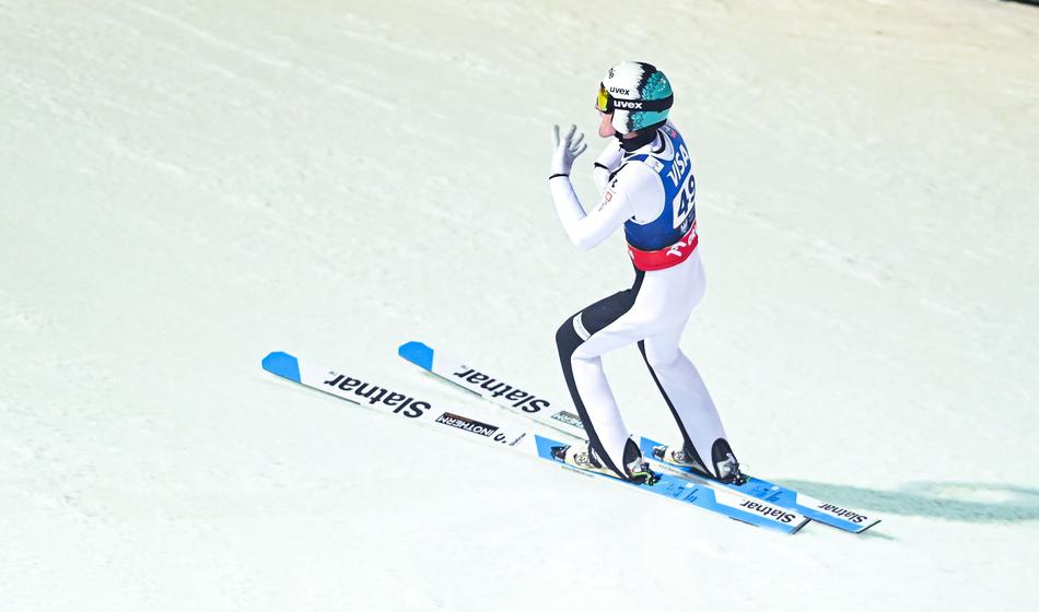 Prevc znova v boju za stopničke