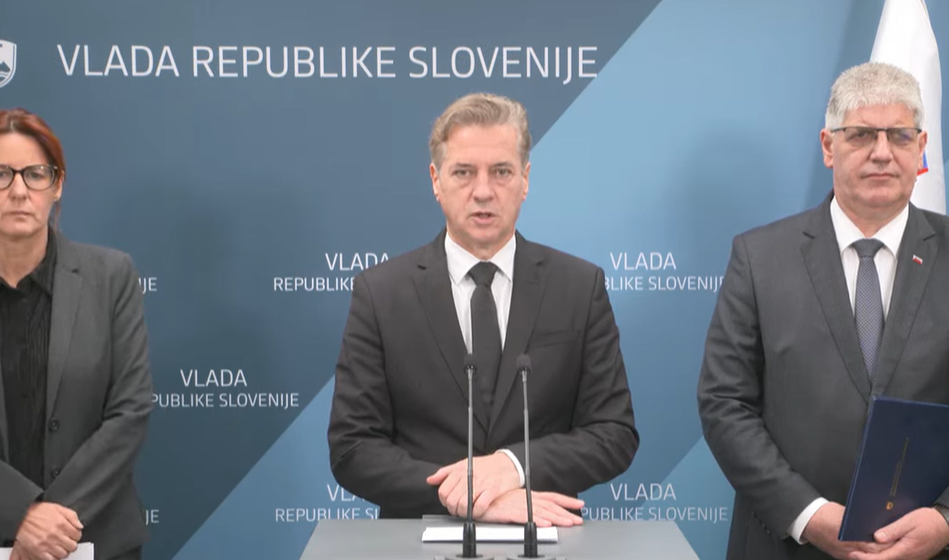 Zaradi tragedije v Novem mestu odstopila dva ministra