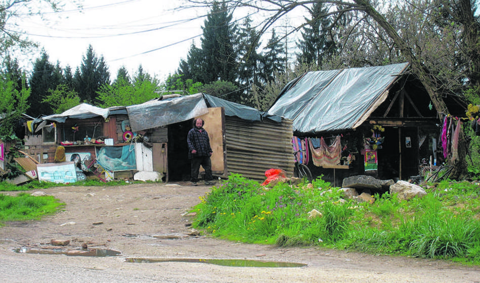 Vlada bo legalizirala romska naselja, tako so se odzvale občine