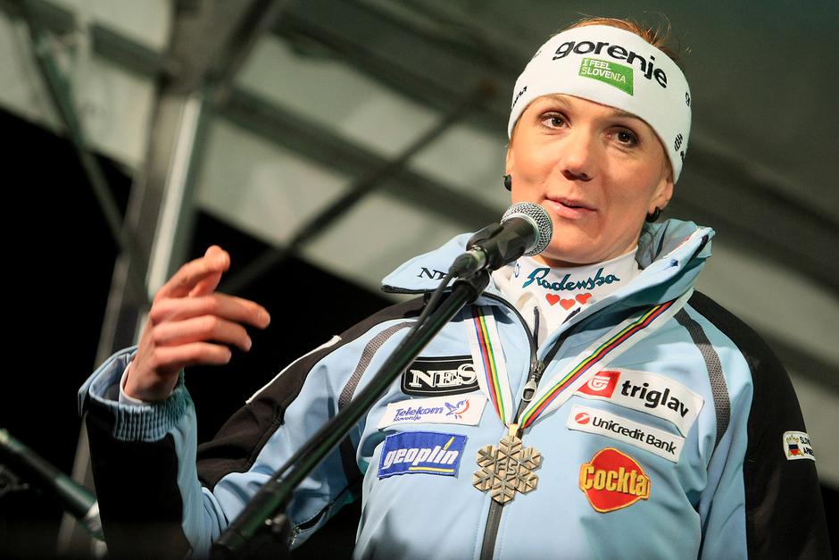 Petra Majdič se je v središču domačega kraja poslovila od svojih navijačev. | Avtor: Žurnal24 main