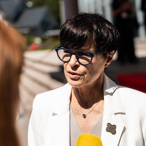Marta Kos