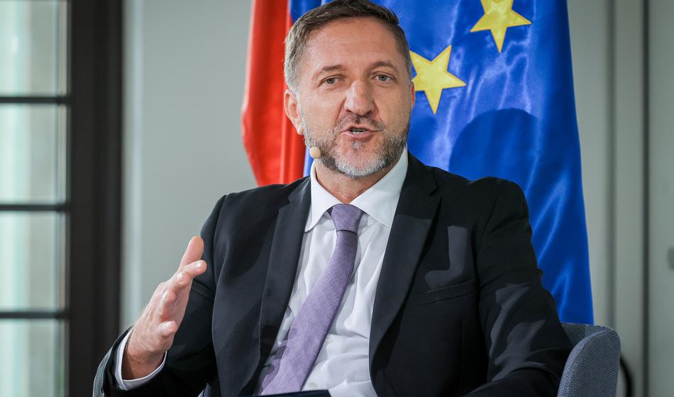 Vlada pripravila proračun za prihodnji dve leti, tako visok bo primanjkljaj