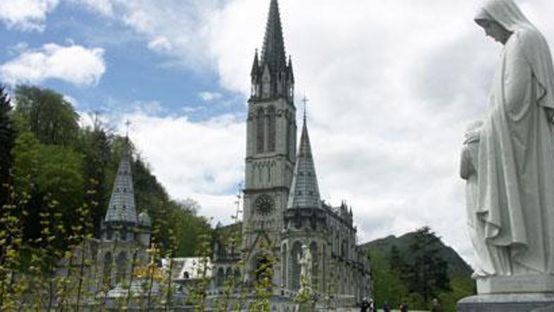 Uradna RKC priznavala le 67 primerov čudežne ozdravitve v Lurdu, sicer pa naj bi