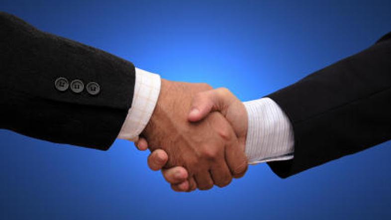 Gašparič poudarja, da iz Kitajske veliko več uvažamo, kar pomeni, da imamo ogrom