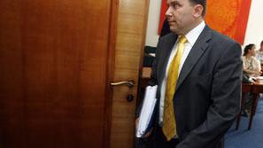 Hrovat ocenjuje, da gre pri vodenju komisije za usklajen manever SD, LDS in Zare