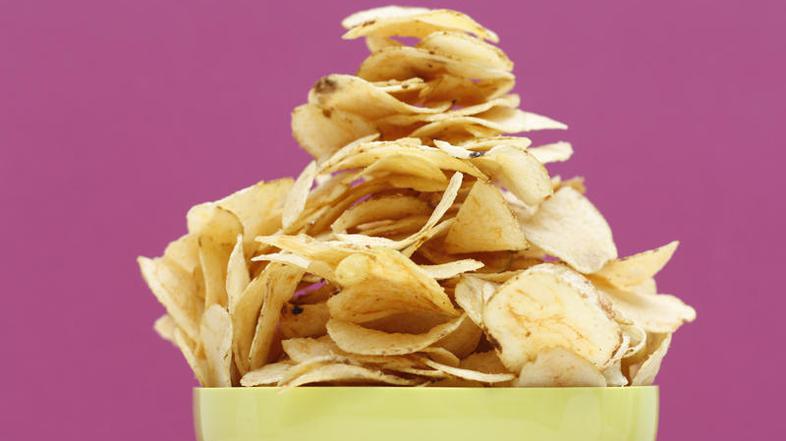 Zelo mastni hrani se vestno izogibajte. (Foto: Shutterstock)