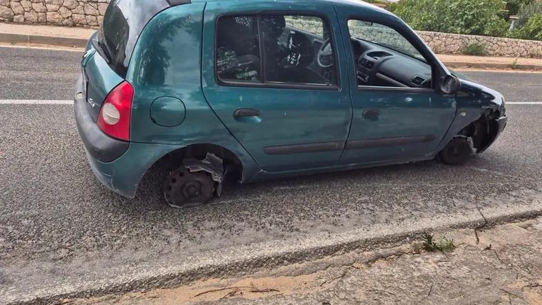 Clio brez pnevmatik pri Splitu