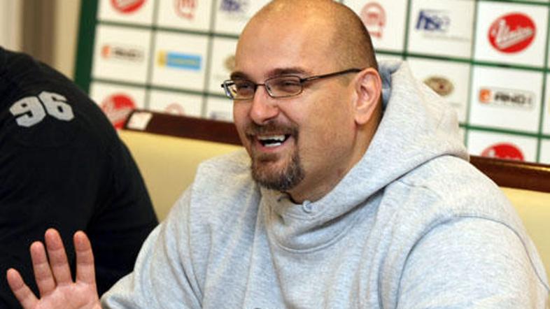 Aleksandar Džikić bo svoje novo moštvo jeseni predstavil na močnem turnirju.