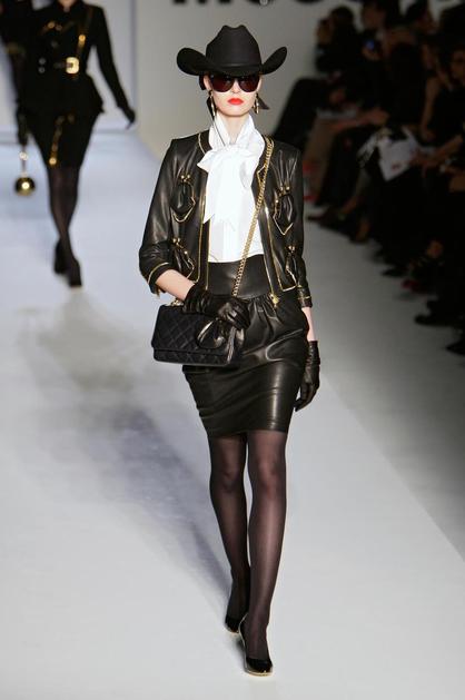 Moschino, jesen/zima 2010-2011