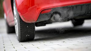 Avto - izpušni sistem - auspuh - izpuh