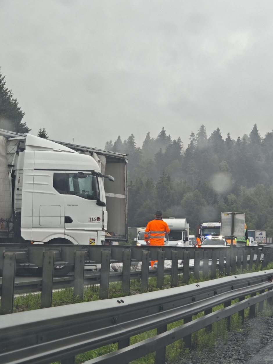 prometna nesreča | Avtor: Bralec