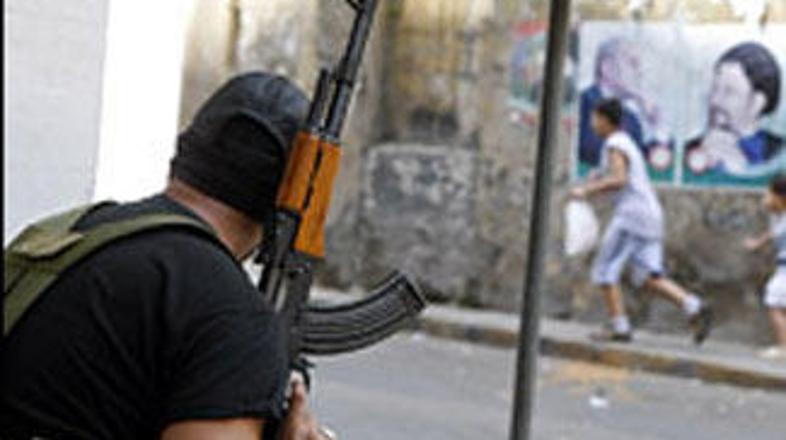 Spopadi so izbruhnili v nekaterih mešanih sunitsko-šiitskih soseskah.