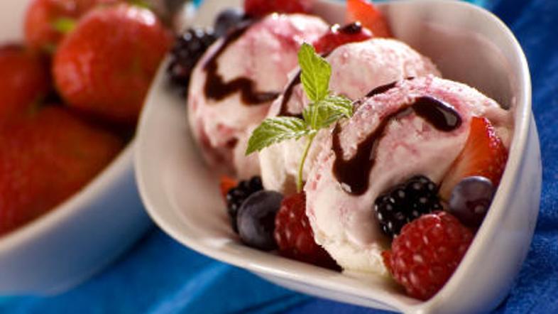 Med dieto si lahko privoščite tudi sladoled ali drugo vam ljubo slaščico.
