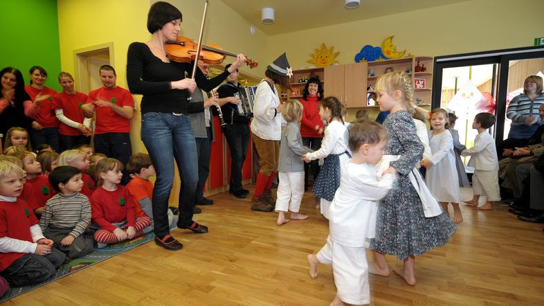 V vrtcih se bo v novem šolskem letu sprostilo okoli 2.700 mest. (Foto: Anže Petk