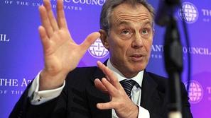 Dobra polovica Britancev je obenem prepričanih, da je Blair leta 2003 v času pri