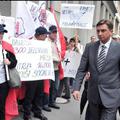 Delavci so prejšnji teden na svoj položaj opozarjali pred vlado.