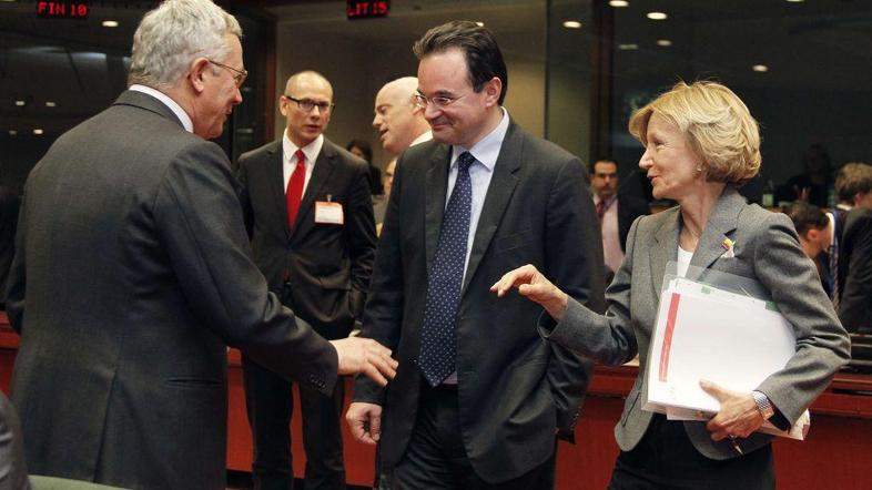 Italijanski minister Giulio Tremonti (levo) v pogovoru z grškim kolegom Georgeom