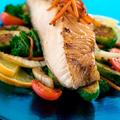 Okusna riba z zelenjavo je kot nalašč za poletne dni. (Foto: Shutterstock)