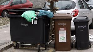 Ljubljana 06.01.11, smeti, plasticne vrecke, kontejner, foto: Benjamin Kovac