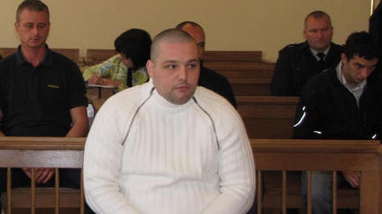 Na zatožni klopi: Leon Podlogar (v ospredju), Janez Schuller (drugi z leve) in B