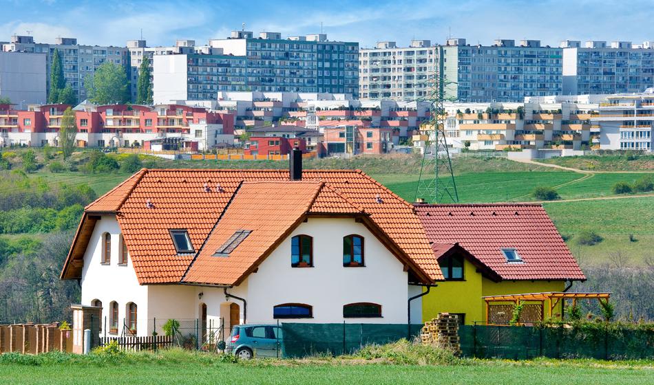 Zaradi stečaja solastnika in izsiljevanj je ostala brez doma