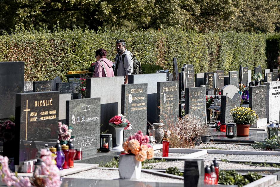 Žale | Avtor: Saša Despot