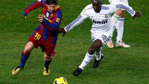 Lionel Messi in Lassana Diarra