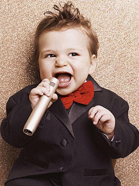 Mislite, da se boš vaš malček razvil v komika?