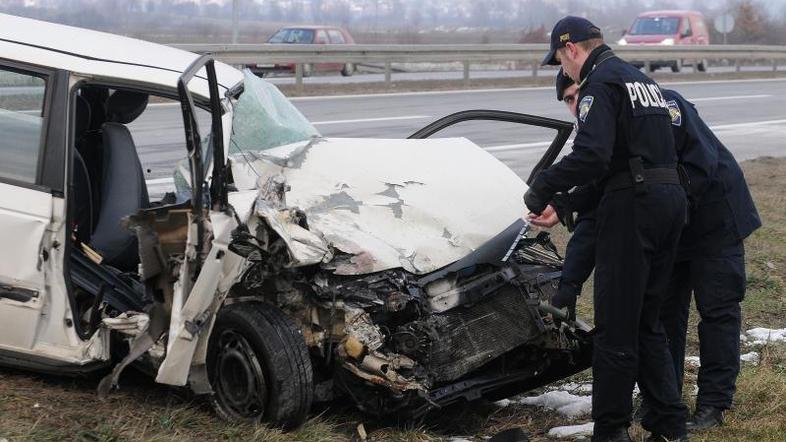 Lani je v nesrečah zaradi vožnje v nasprotno smer umrlo osem ljudi.