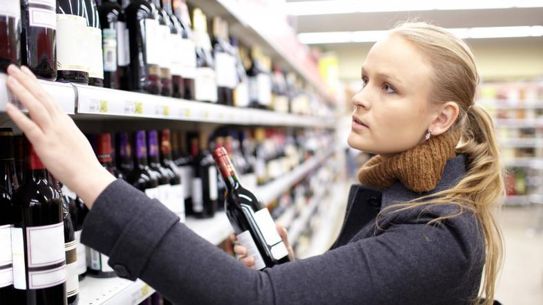 alkohol trgovina police