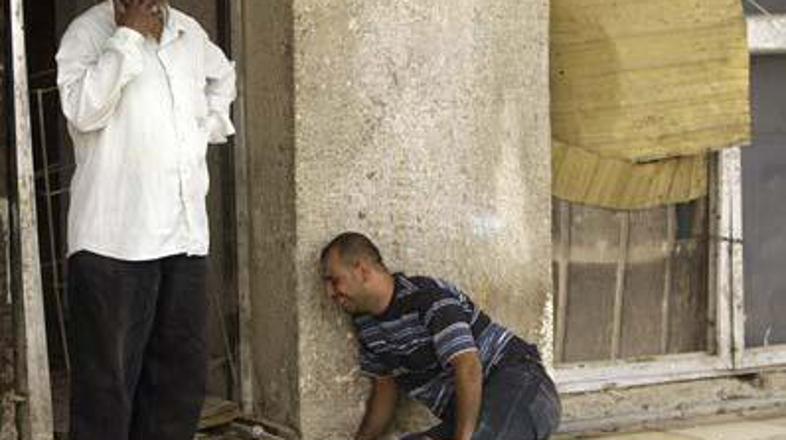 V dvojnem napadu je umrlo okoli 60 ljudi.