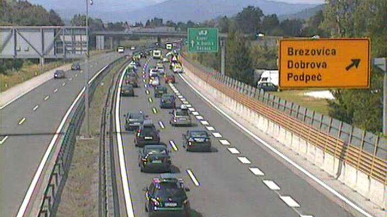 Zastoj naprimorski avtocesti.