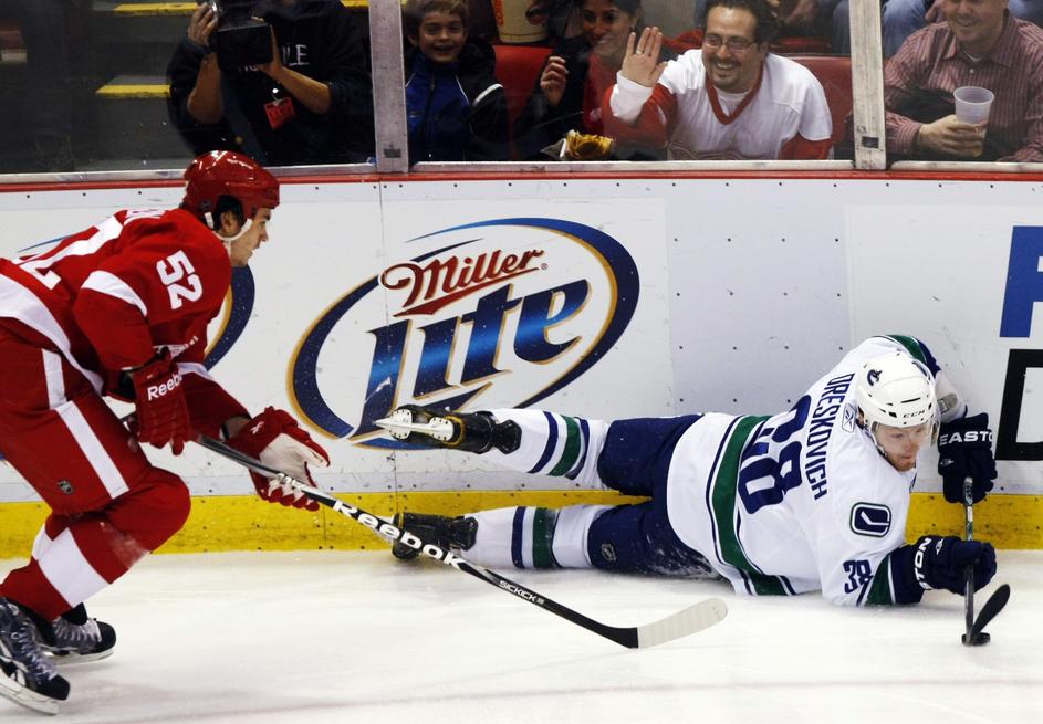 Detroit Red Wings : Vancouver Canucks 1:2