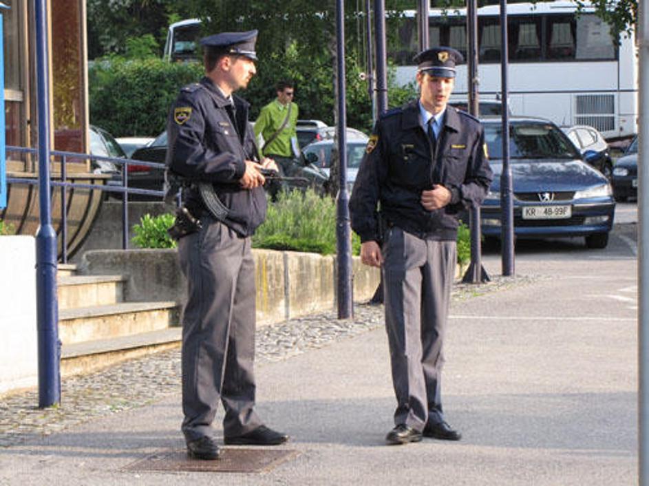 Policija je prijela domnevnega bombaša.