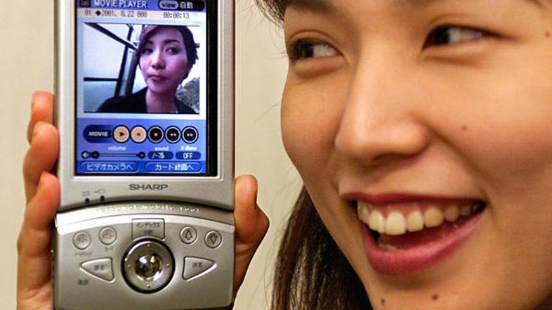 Davek na telefone z mobilno televizijo bi bil po mnenju proizvajalcev mobilnih t