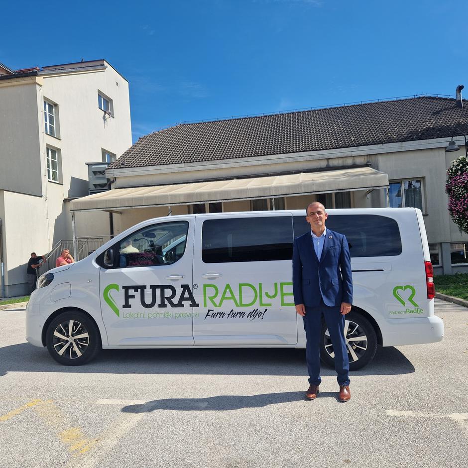 Fura Radlje s Toyotinimi električnimi kombiji | Avtor: Gregor Prebil