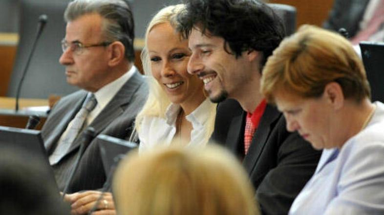 Poslanci bodo še lahko opravljali župansko funkcijo. (Foto: BOBO)
