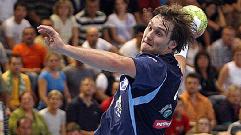 Luka Žvižej je zadeval tako iz igre kot s sedmih metrov.