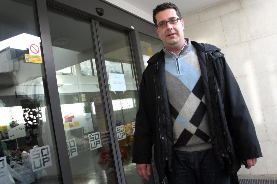 Vrata Šoupa, kjer bi moral posle kot v. d. direktorja prevzeti Aleš Bržan, so bi | Avtor: Žurnal24 main