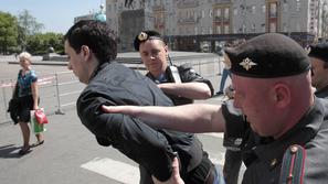 gejevski aktivisti, gay, parada, mOSKVA, ARETACIJE